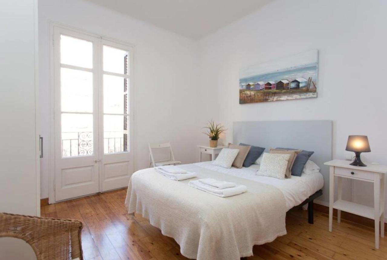 Priority Fira Apartments Apartment